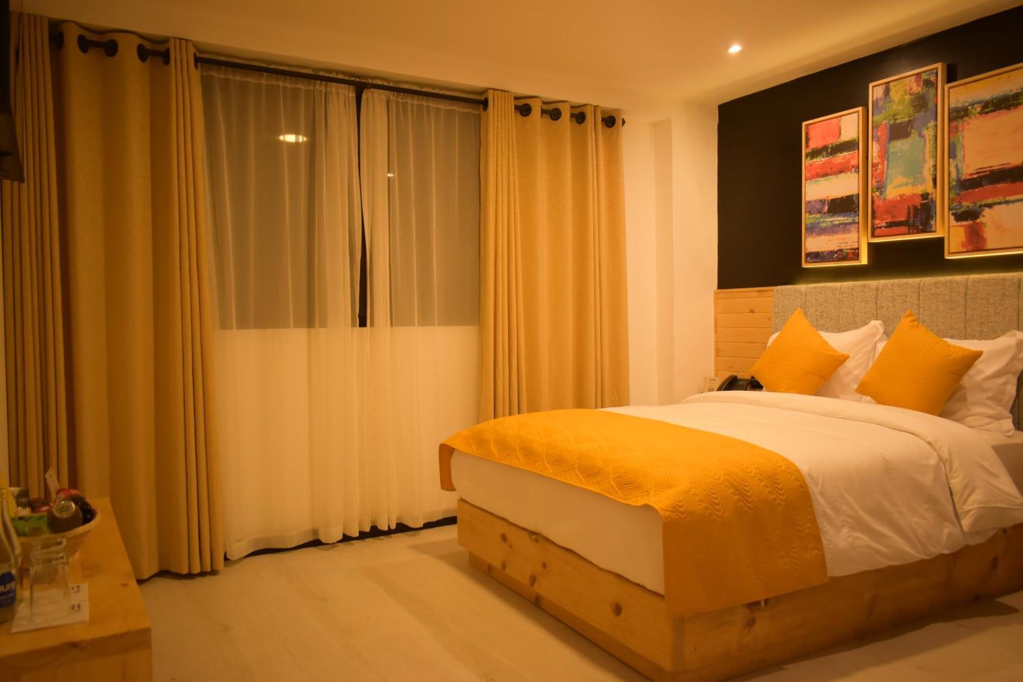 Hotel Vaway Куэнка Экстерьер фото